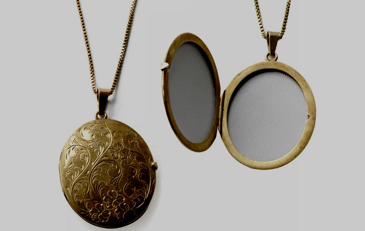 Beautiful Locket- Top 10 Best Birthday Gifts for Mother