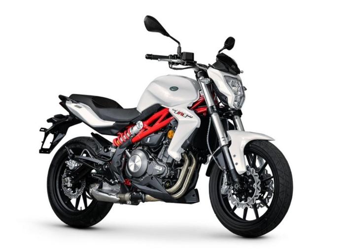 Benelli TNT 300- Top 10 Best Bikes Under Rs. 3 Lakhs in India