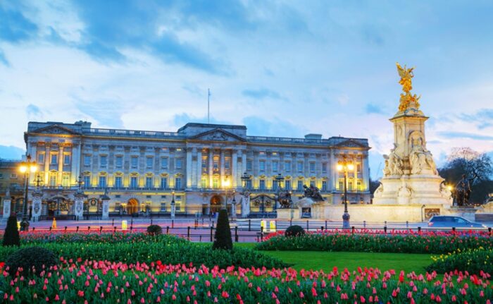 Buckingham Palace- Top 10 Best-Visiting Destinations in London