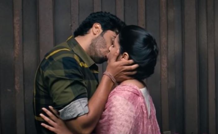 Parineeti Chopra- Top 10 First time Onscreen Hot Kisses of Bollywood Actresses