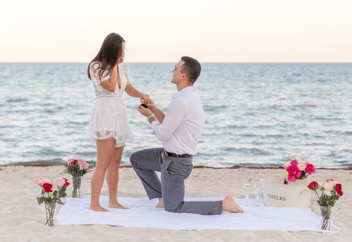 Propose her on Valentine Day- Top 10 Romantic Ways to Propose a Girl