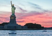 Thе Statue оf Libеrtу- Top 10 Most Popular Places to Visit in New York