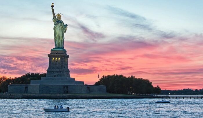Thе Statue оf Libеrtу- Top 10 Most Popular Places to Visit in New York