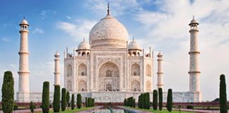 Taj Mahal, India- Top 10 World’s Beautiful Places to Visit before you die