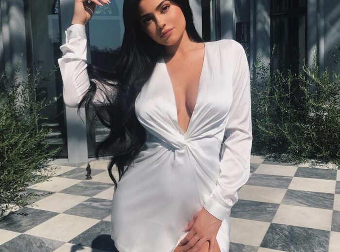 Top 10 Hottest Pictures of Kylie Jenner
