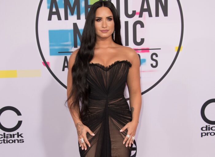 Demi Lovato- Top 10 Hottest Female Singers in the World 