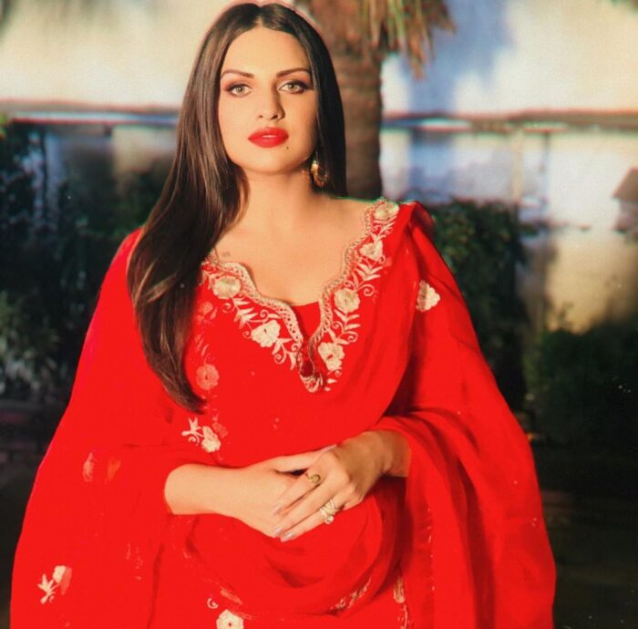 Himanshi Khurana- Top 10 Most Beautiful Punjabi Actresses