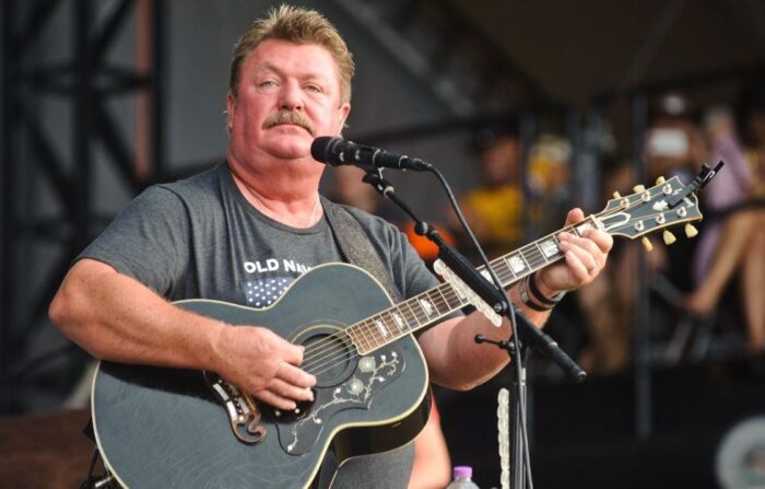 Joe Diffie- Top 10 Popular Celebrities who Died from Coronavirus