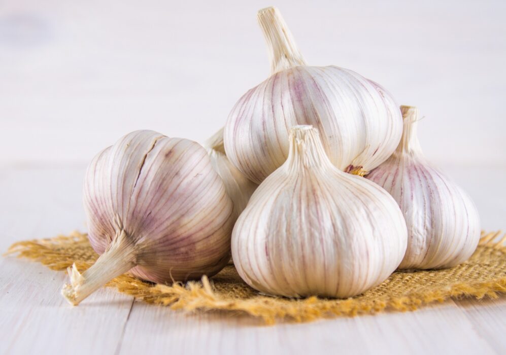 Garlic- Top 10 Foods that Boost Immunity & Fight against COVID