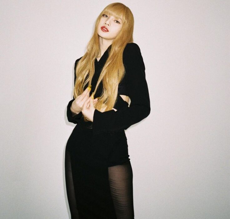 Lisa- Top 10 Hottest & Beautiful Female K-pop Idols