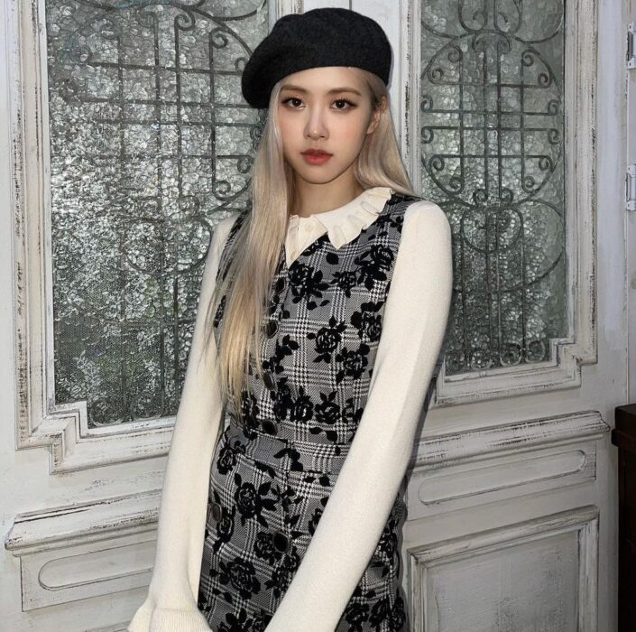 Rosé- Top 10 Hottest & Beautiful Female K-pop Idols Rosé- Top 10 Hottest & Beautiful Female K-pop Idols