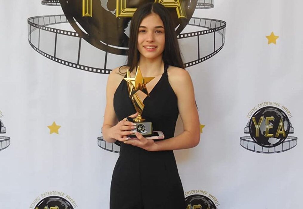 eliza faria arrow instagram eliza faria arrow instagram