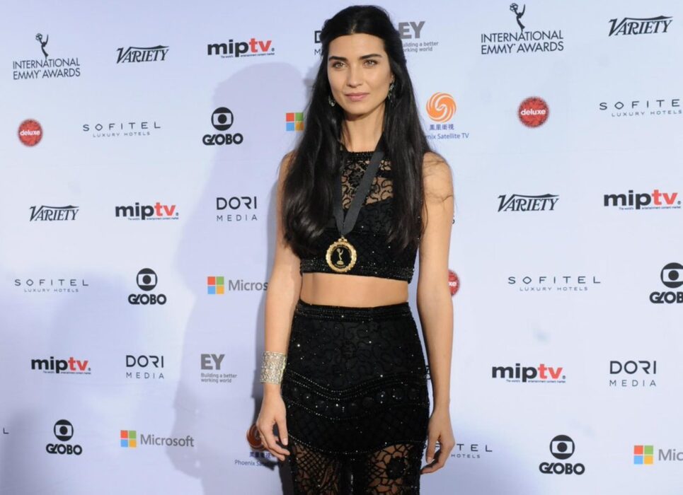 Tuba Büyüküstün- Top 10 Hottest & Beautiful Turkish Women